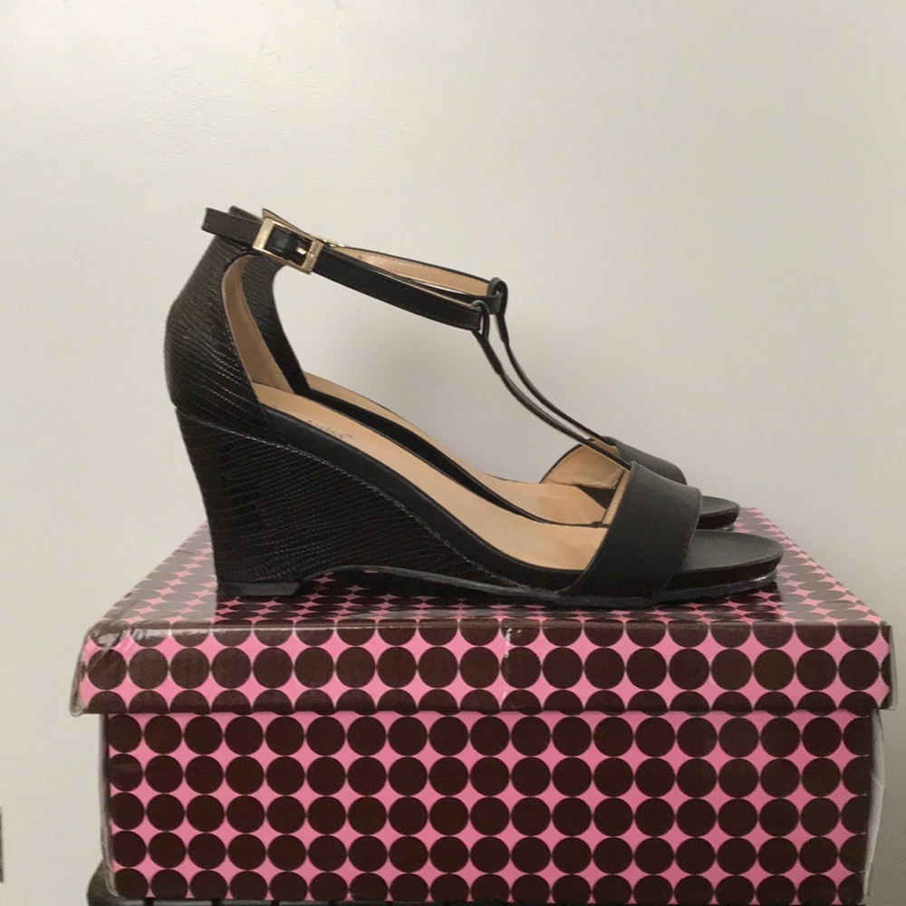 Shoe - Picture 2 of 4